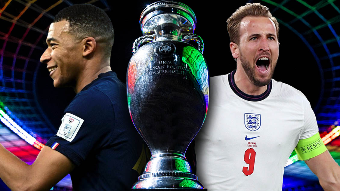 Jalkapalloilijoita ja pokaali