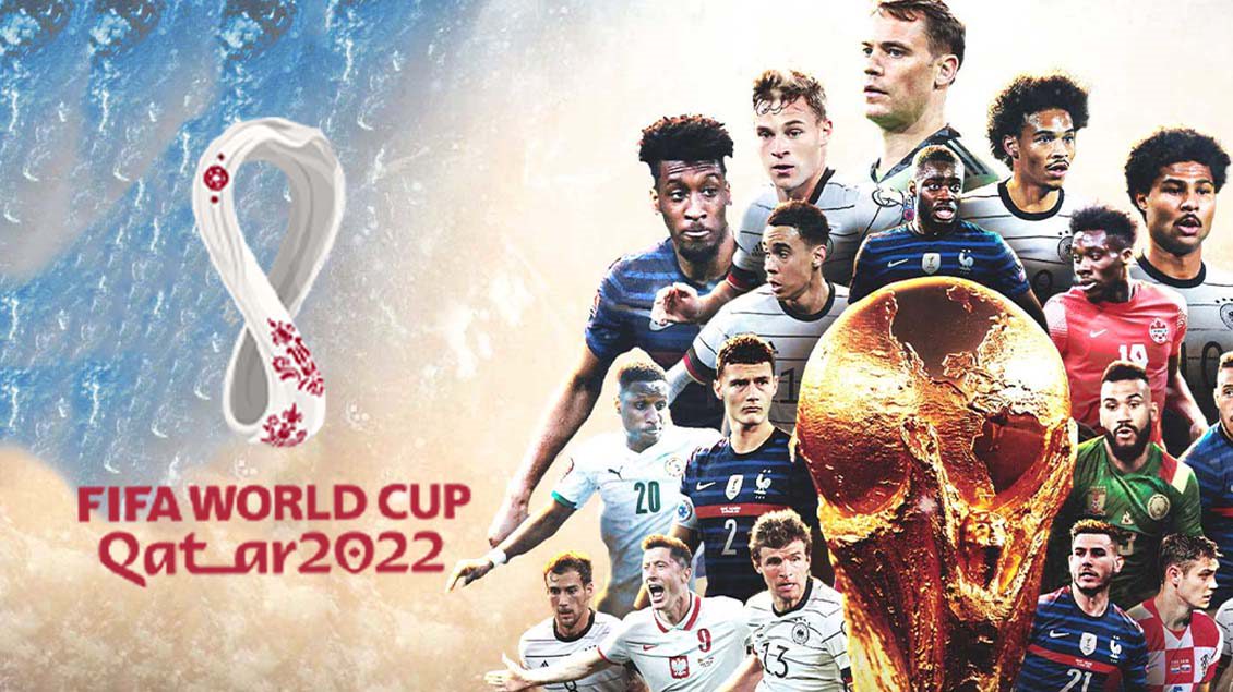 Jalkapalloilijoita ja pokaali