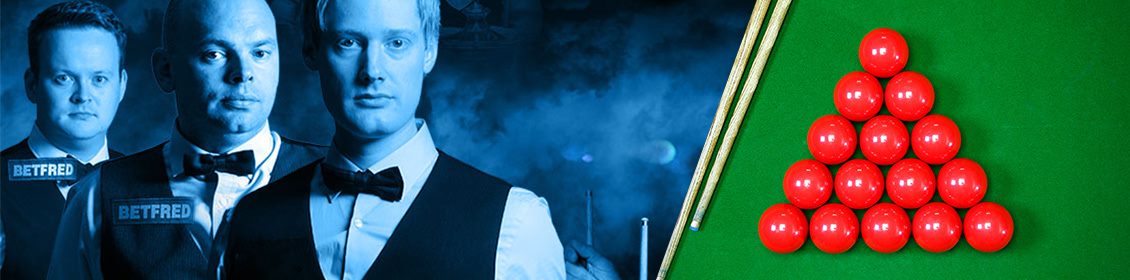 Snookerin pelaajia ja palloja