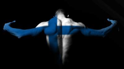 Suomen lippu selässä